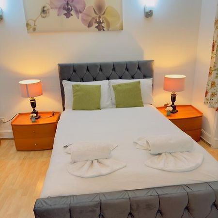 Bright Budget Studio Apartment In Central Лондон Екстер'єр фото